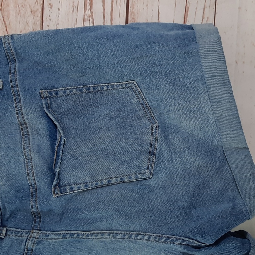 Time And Tru Mid Rise Shorts - Picture 6 of 7